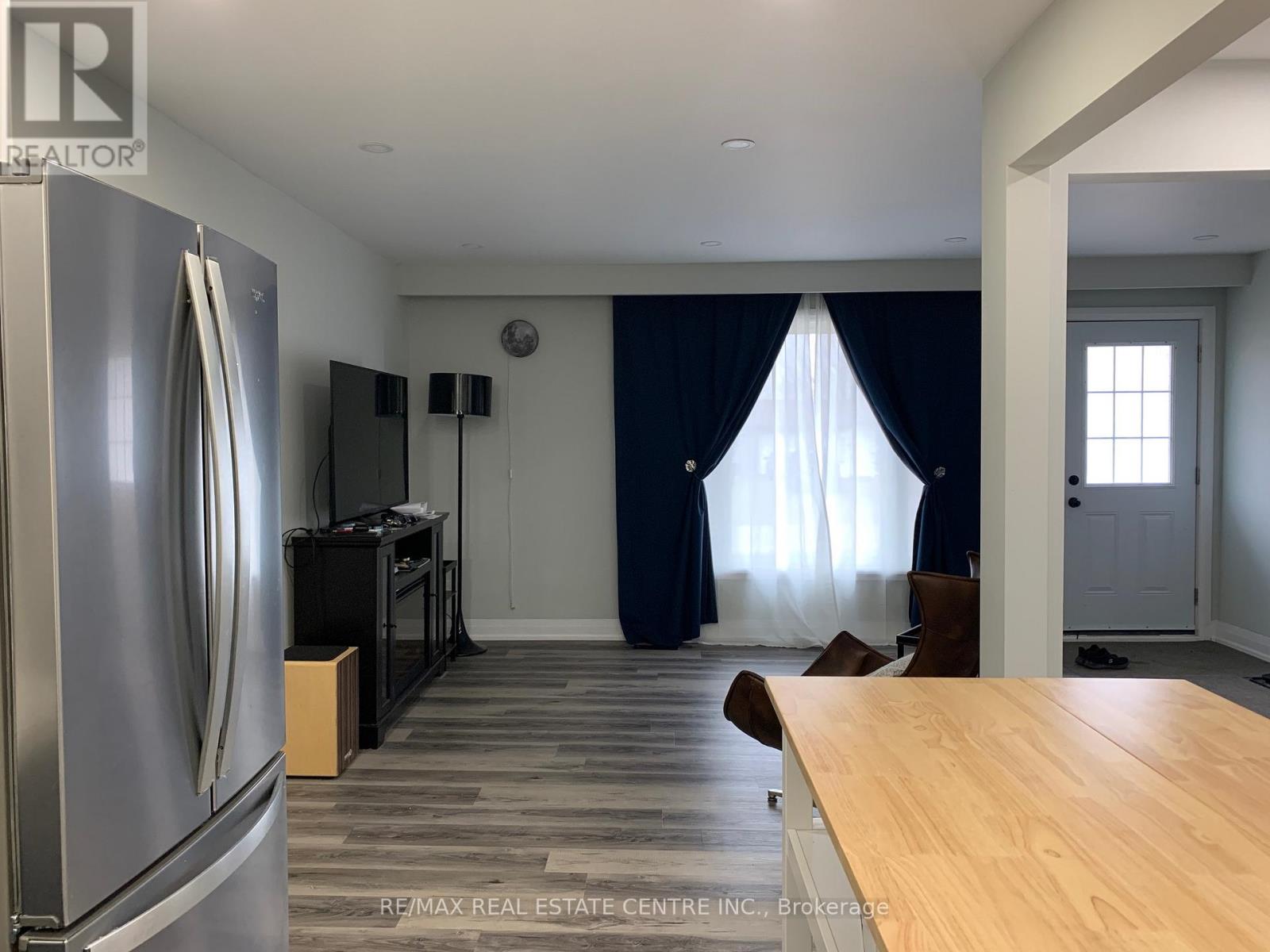 34 Caledonia Road, Orangeville, Ontario L9W 2V3 - Photo 3 - W12992946