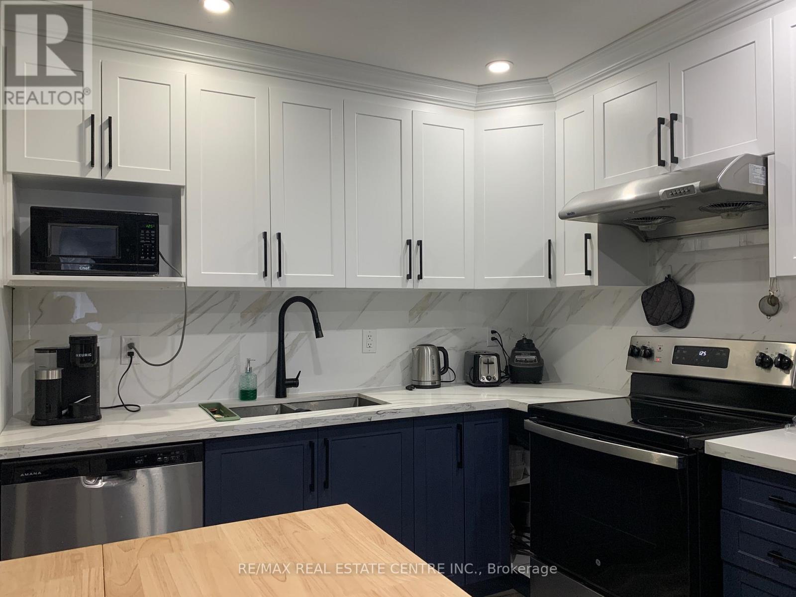 34 Caledonia Road, Orangeville, Ontario L9W 2V3 - Photo 4 - W12992946