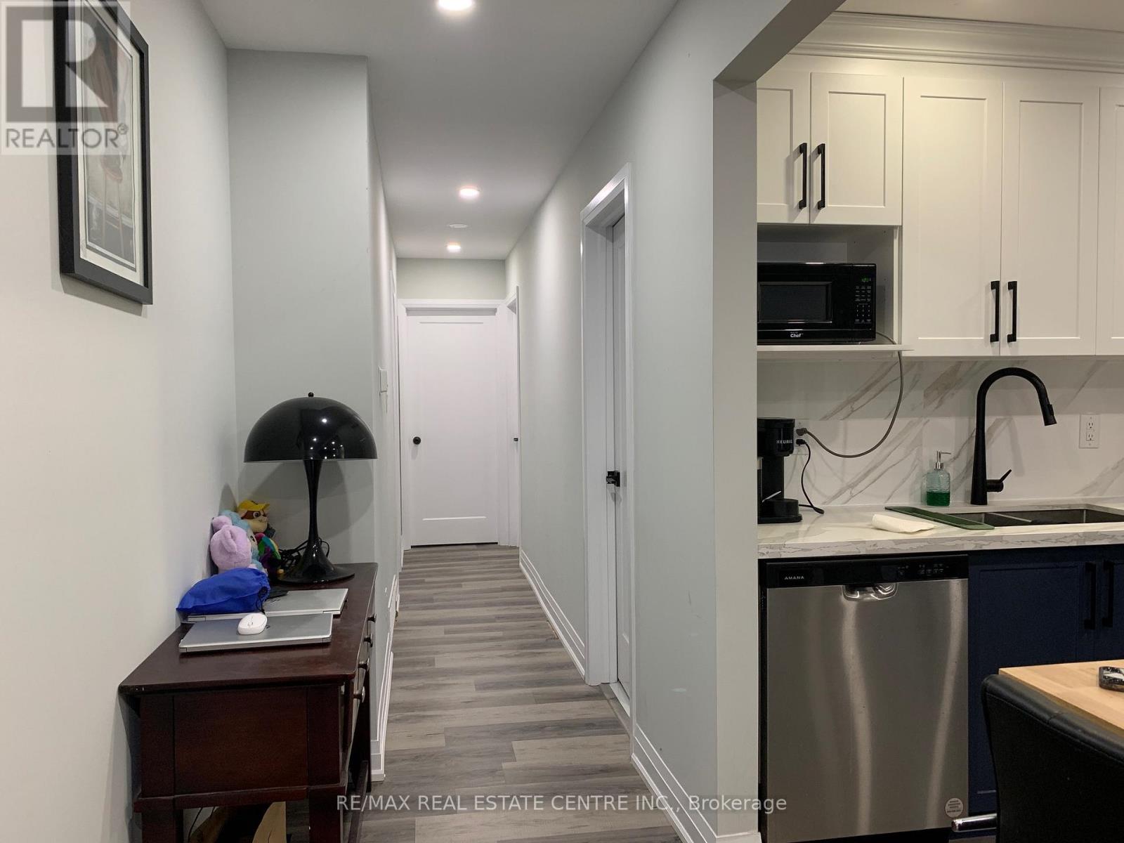 34 Caledonia Road, Orangeville, Ontario L9W 2V3 - Photo 6 - W12992946