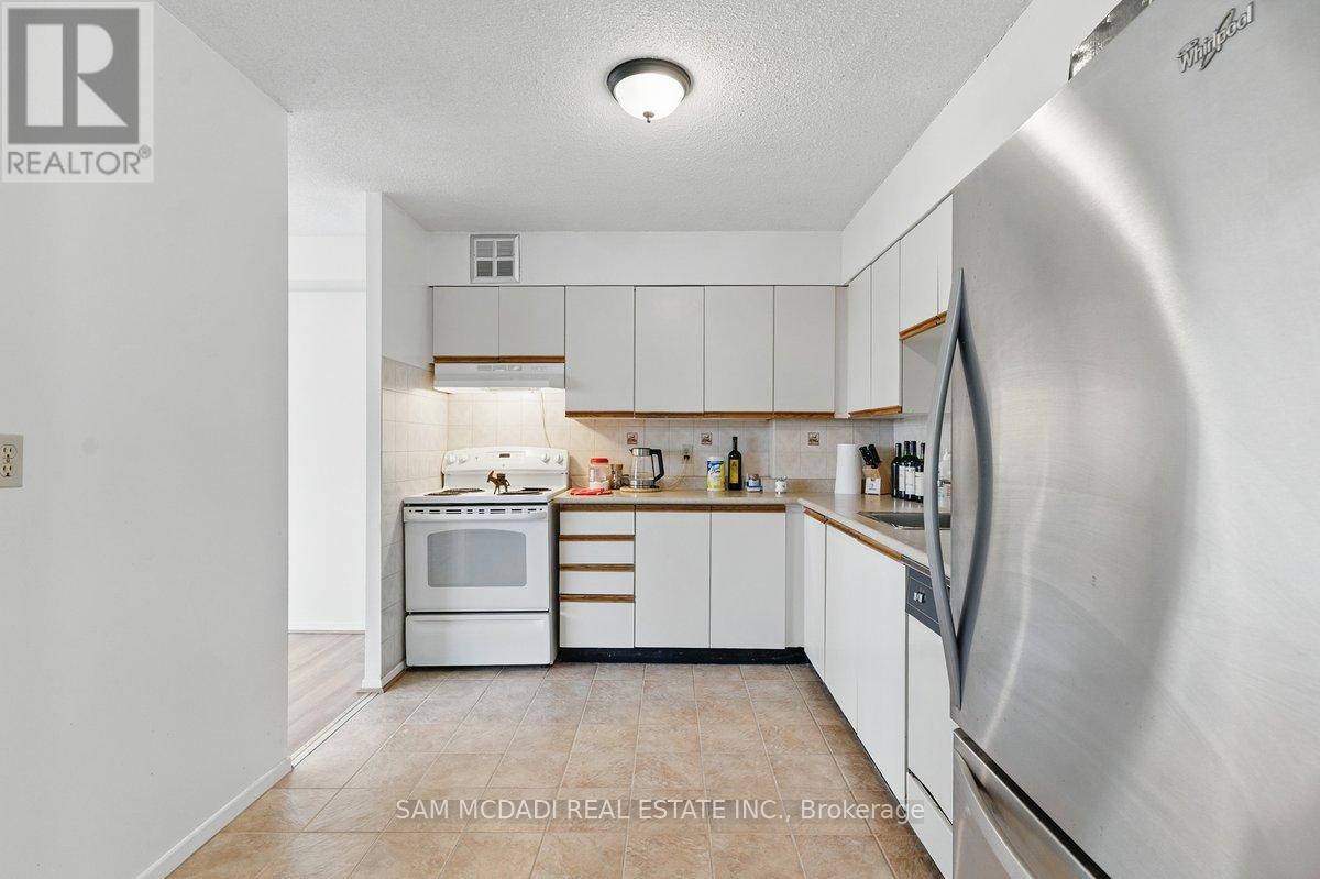 1203 - 200 Robert Speck Parkway, Mississauga, Ontario  L4Z 1S3 - Photo 12 - W12992968