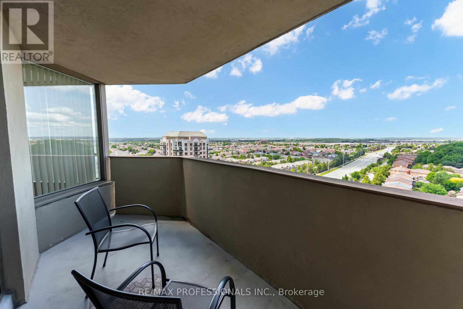 1703 - 700 Constellation Drive, Mississauga, Ontario  L5R 3G8 - Photo 29 - W12992988