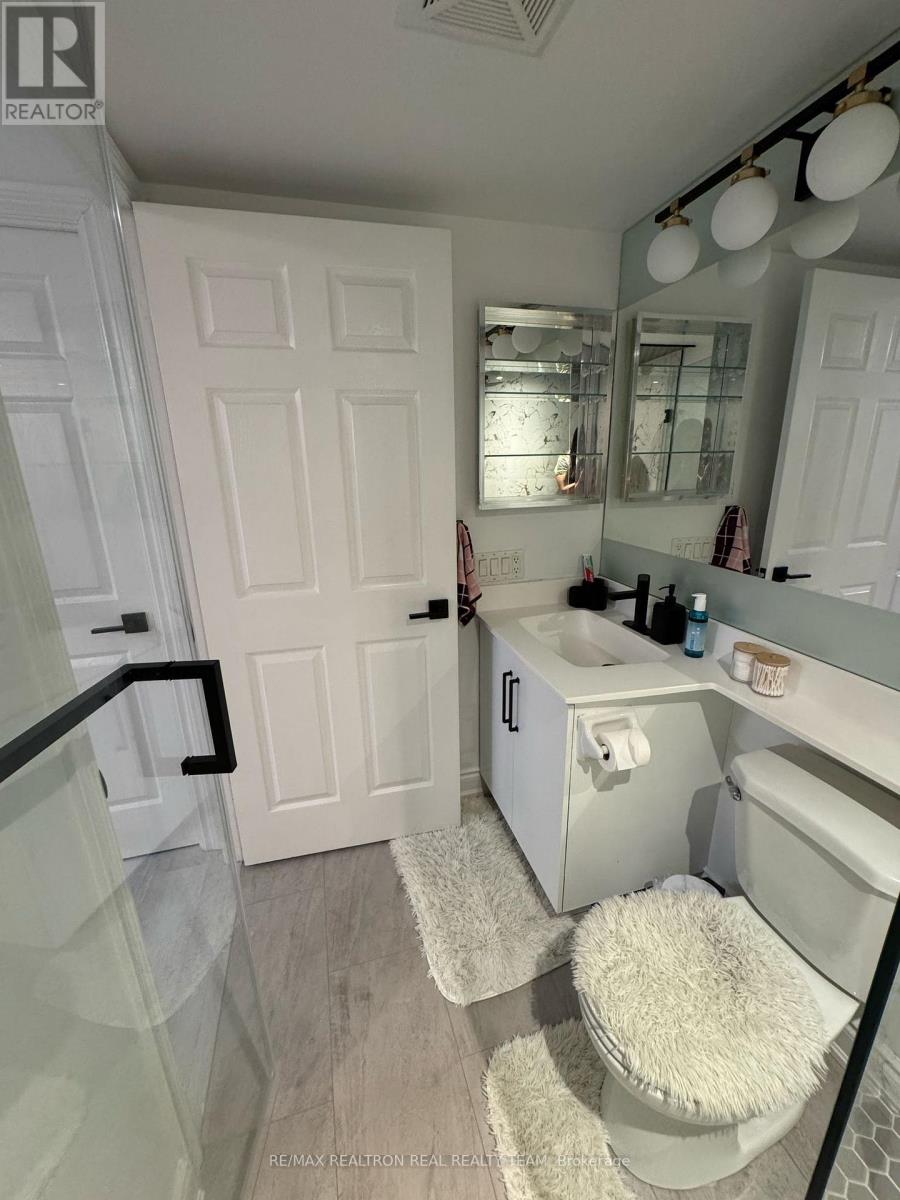 1810 - 310 Burnhamthorpe Road W, Mississauga, Ontario L5B 4P9 - Photo 11 - W12992994