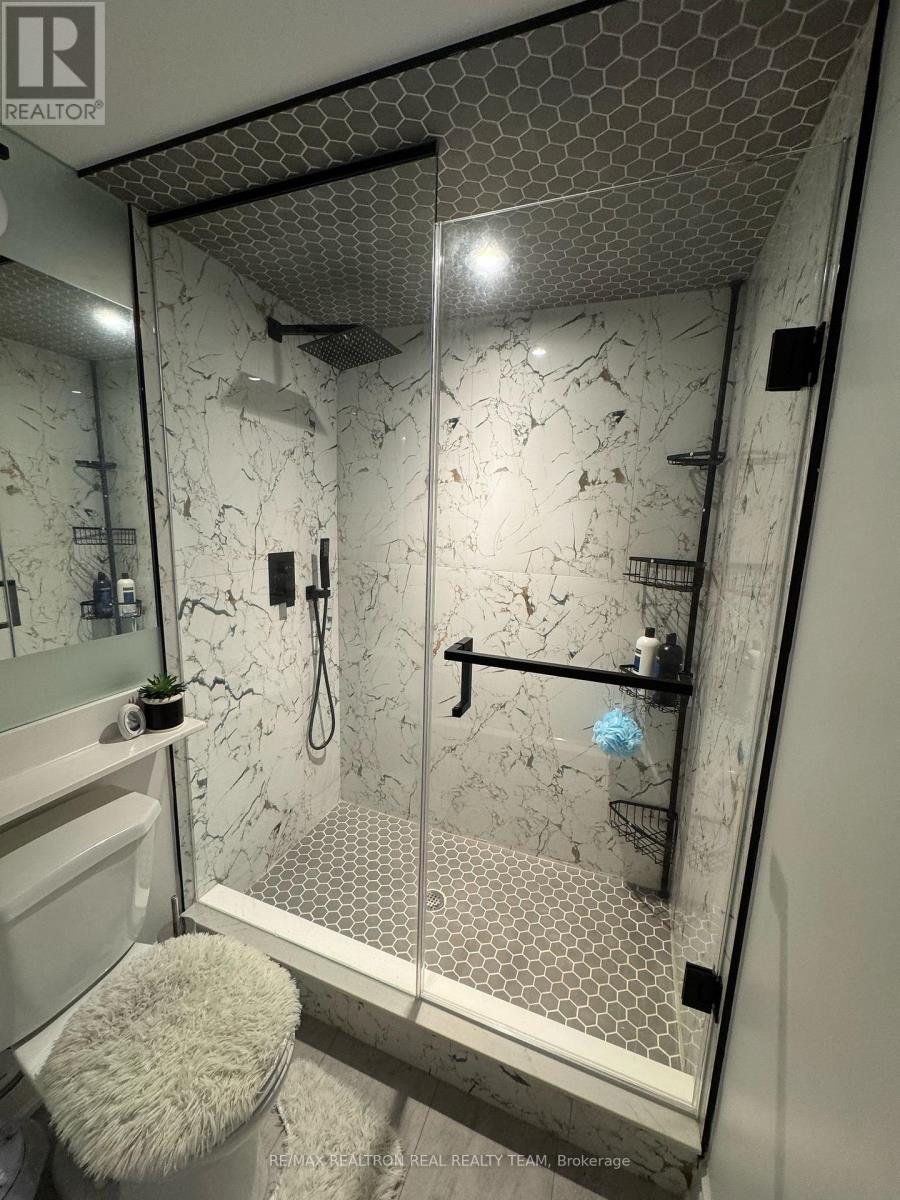 1810 - 310 Burnhamthorpe Road W, Mississauga, Ontario L5B 4P9 - Photo 12 - W12992994