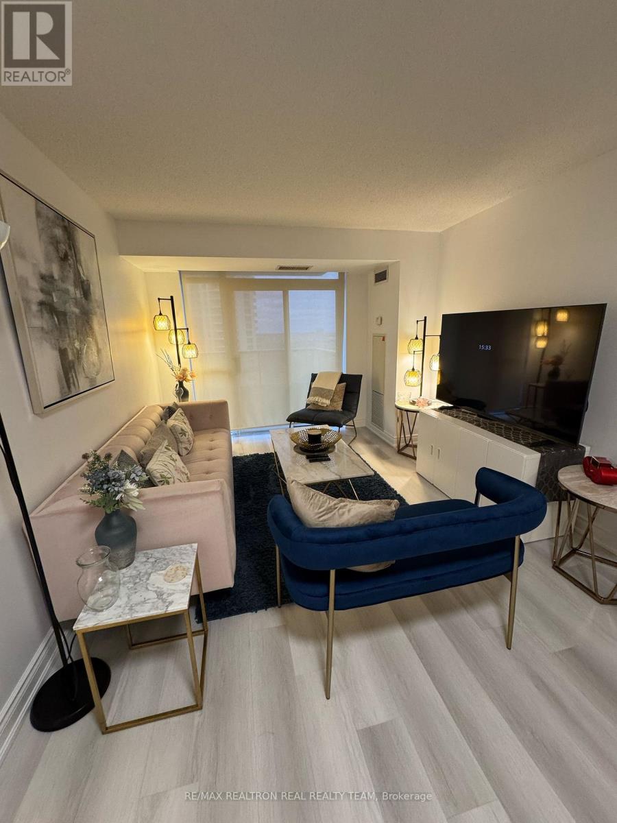 1810 - 310 Burnhamthorpe Road W, Mississauga, Ontario L5B 4P9 - Photo 4 - W12992994