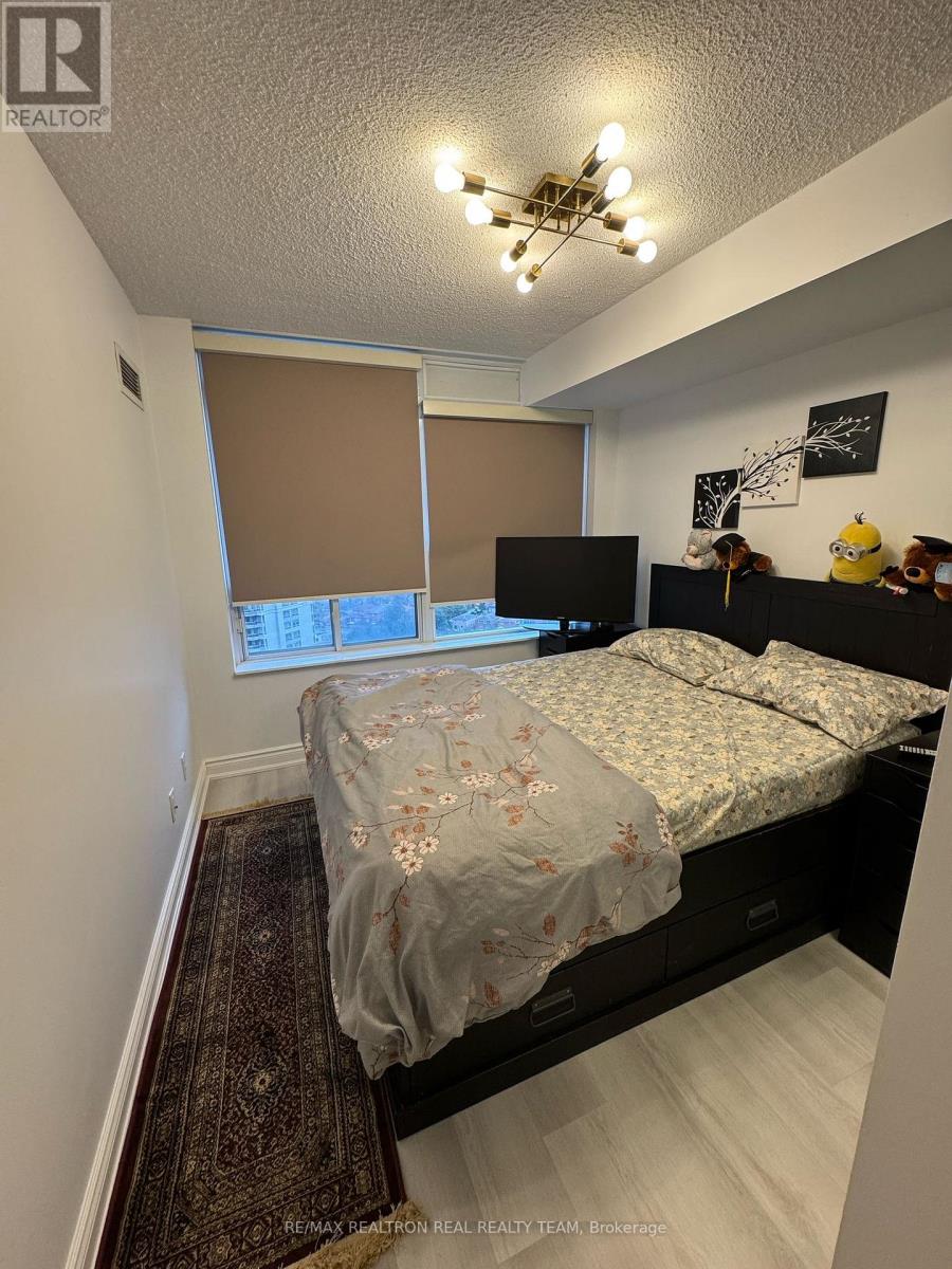 1810 - 310 Burnhamthorpe Road W, Mississauga, Ontario L5B 4P9 - Photo 8 - W12992994