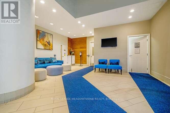 703 - 2230 Lakeshore Boulevard W, Toronto, Ontario  M8V 0B2 - Photo 5 - W12993008