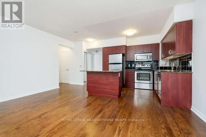 703 - 2230 Lakeshore Boulevard W, Toronto, Ontario  M8V 0B2 - Photo 9 - W12993008