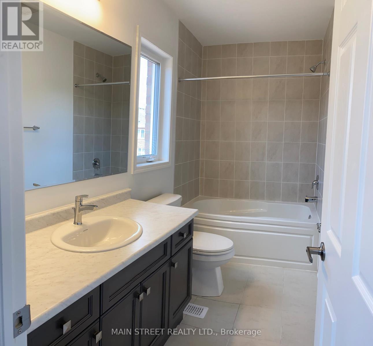 867 Whitlock Avenue, Milton, Ontario L9E 1R8 - Photo 10 - W12993022