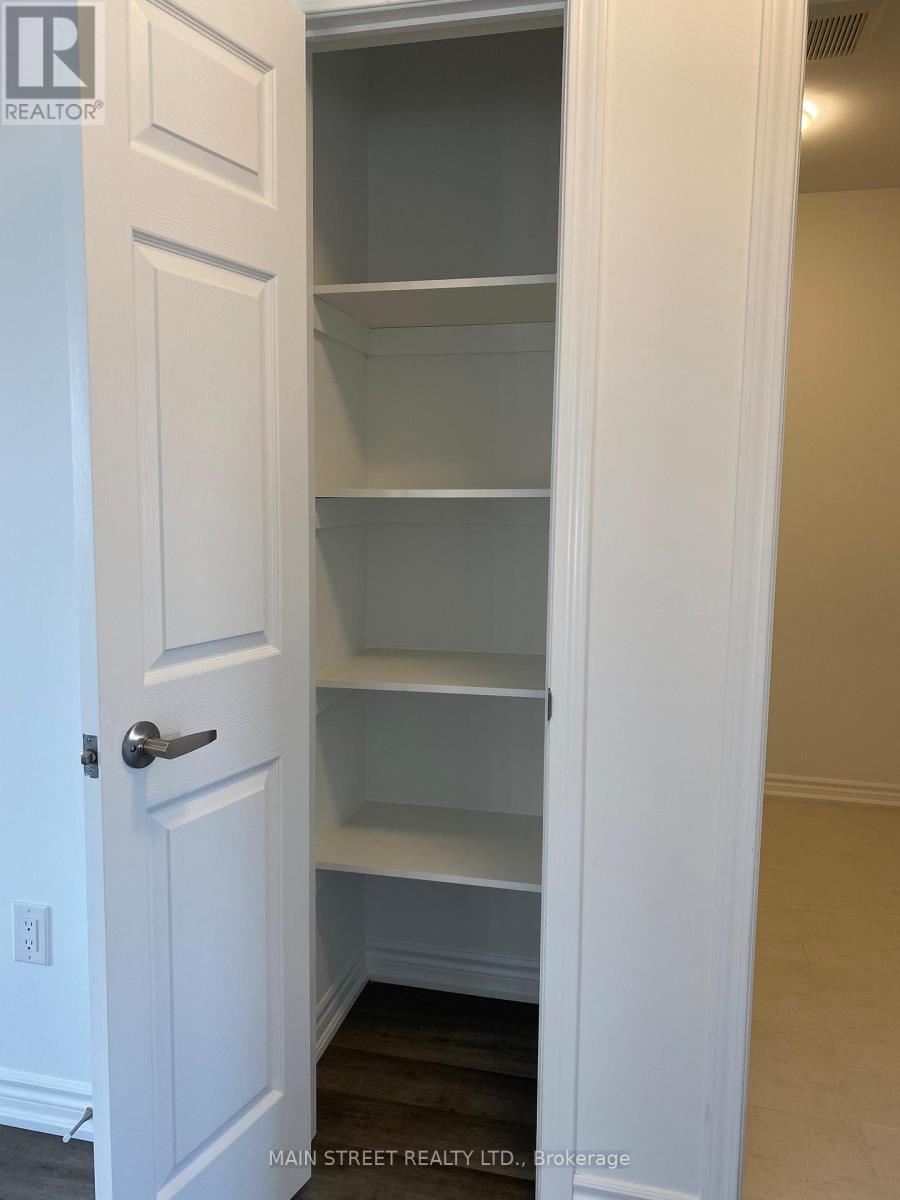 867 Whitlock Avenue, Milton, Ontario L9E 1R8 - Photo 16 - W12993022