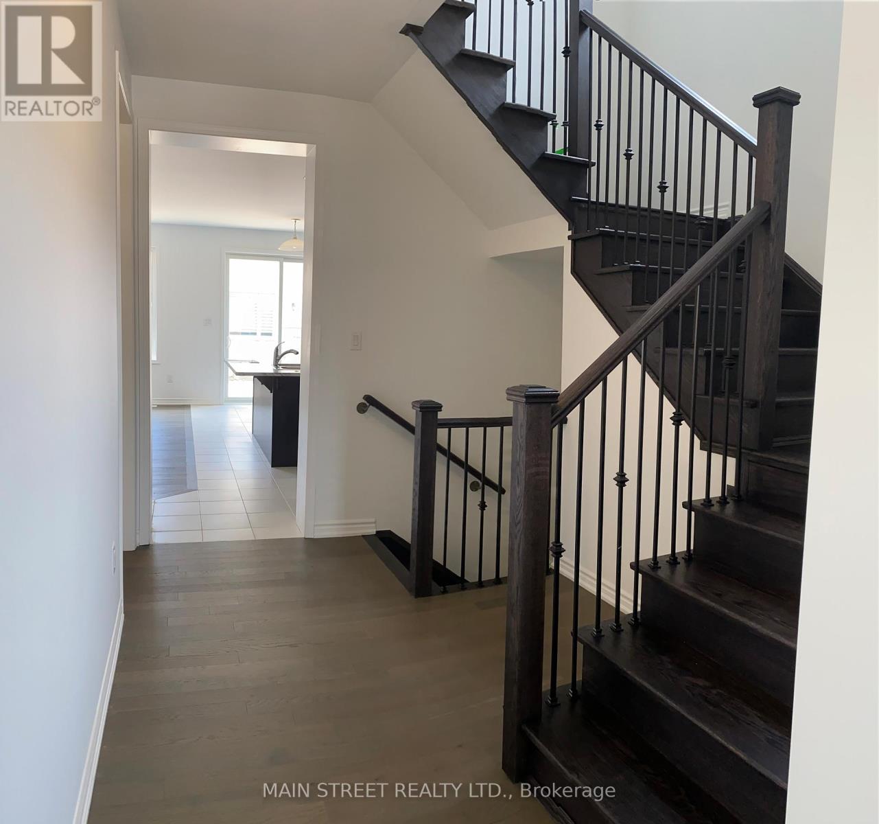 867 Whitlock Avenue, Milton, Ontario L9E 1R8 - Photo 4 - W12993022