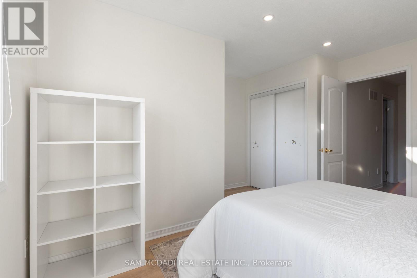 11 - 435 Hensall Circle, Mississauga, Ontario  L5A 4P1 - Photo 17 - W12993034