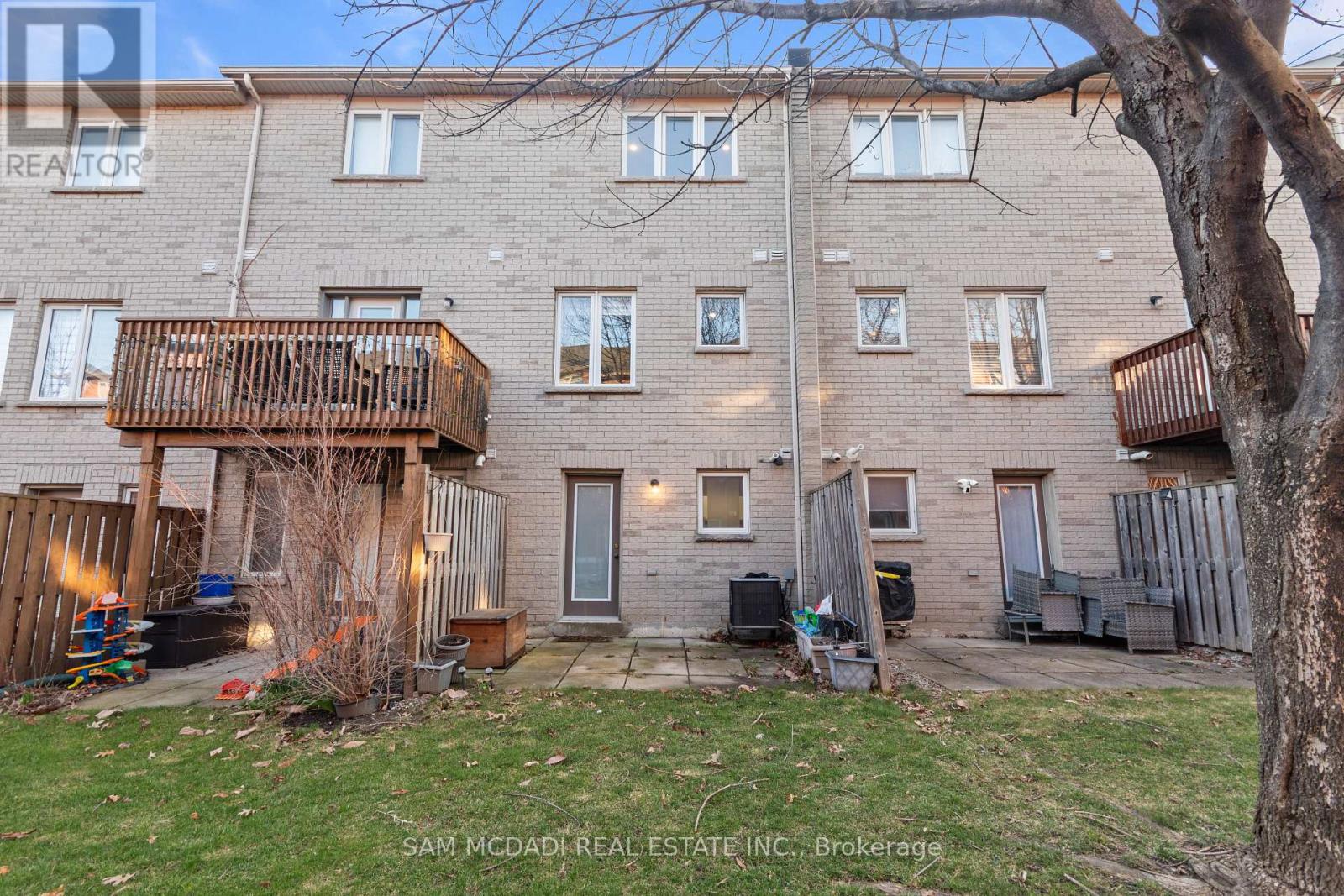 11 - 435 Hensall Circle, Mississauga, Ontario  L5A 4P1 - Photo 29 - W12993034