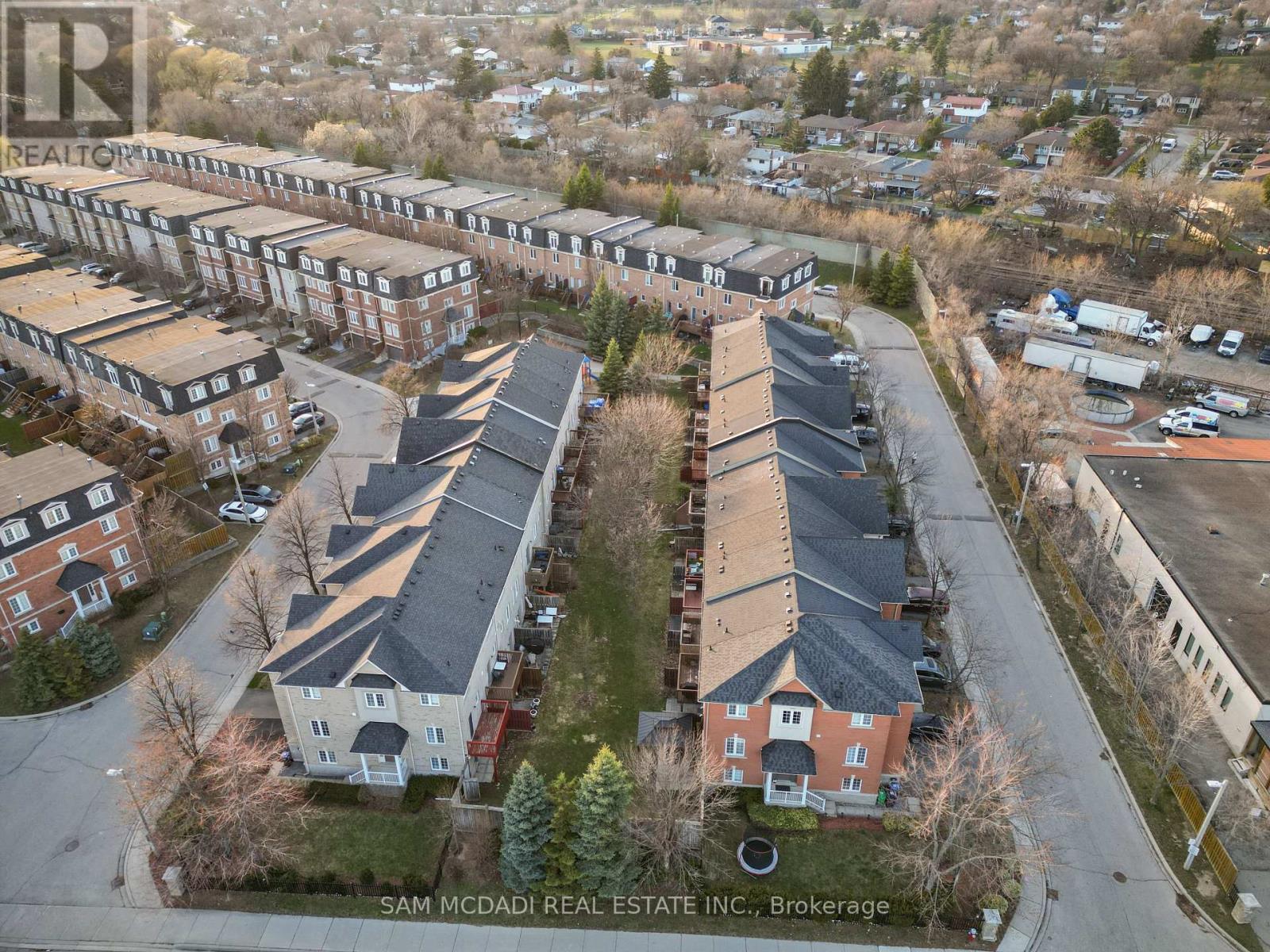 11 - 435 Hensall Circle, Mississauga, Ontario  L5A 4P1 - Photo 34 - W12993034