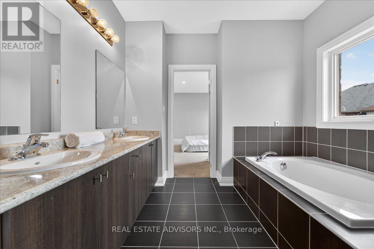 39 Unwind Crescent, Brampton, Ontario  L6X 0B3 - Photo 24 - W12993042