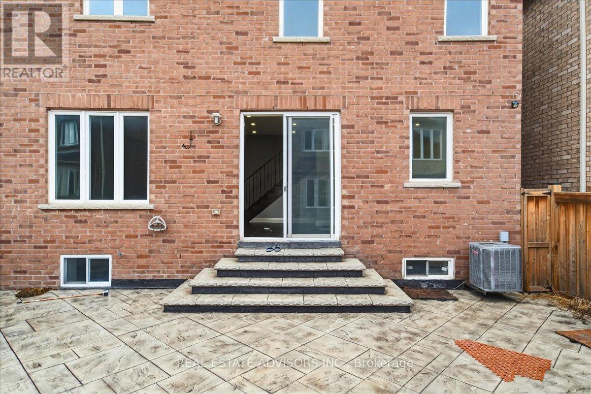 39 Unwind Crescent, Brampton, Ontario  L6X 0B3 - Photo 40 - W12993042