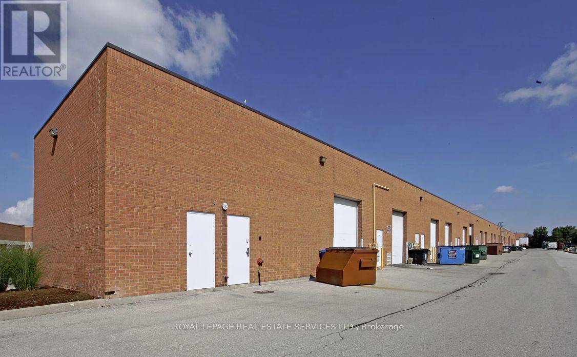 60-62 - 3176 Ridgeway Drive, Mississauga, Ontario  L5L 5S6 - Photo 2 - W12993142