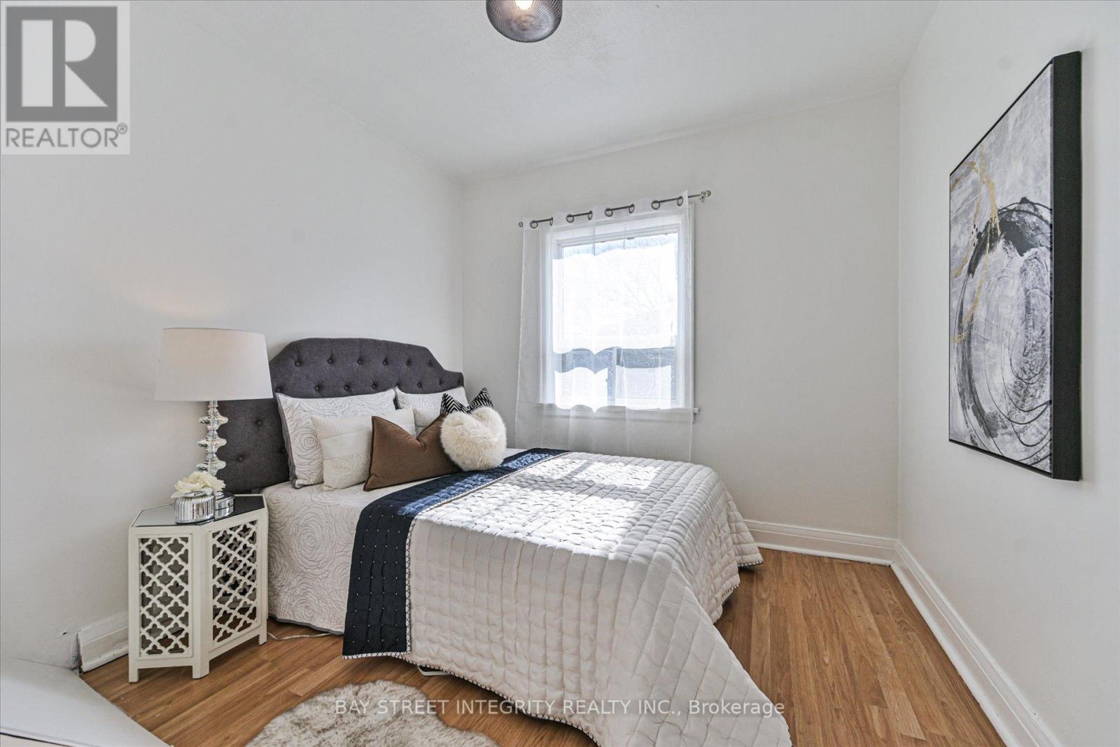5 Regent Street, Toronto, Ontario  M6N 3N6 - Photo 16 - W12992122