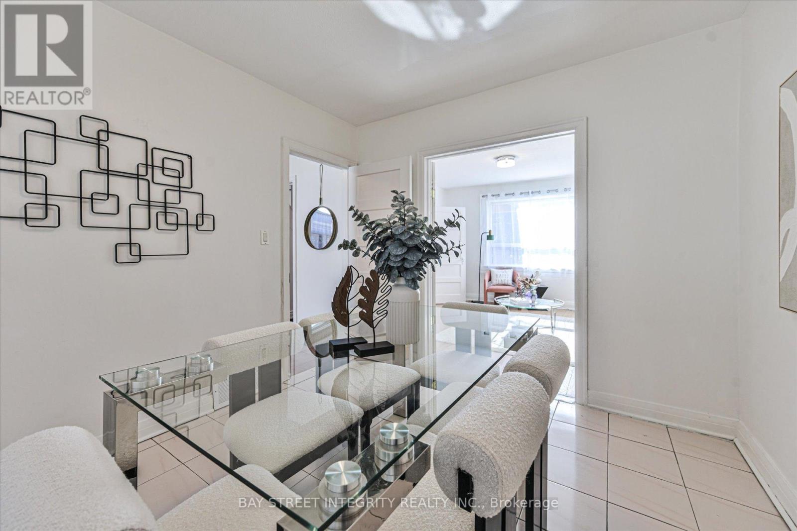 5 Regent Street, Toronto, Ontario  M6N 3N6 - Photo 2 - W12992122