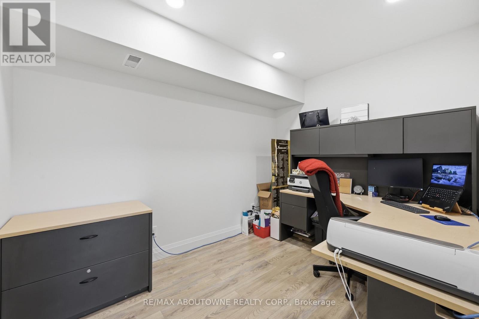 58 Kilbourn Avenue, Hamilton, Ontario  L8G 3E2 - Photo 36 - X12992948