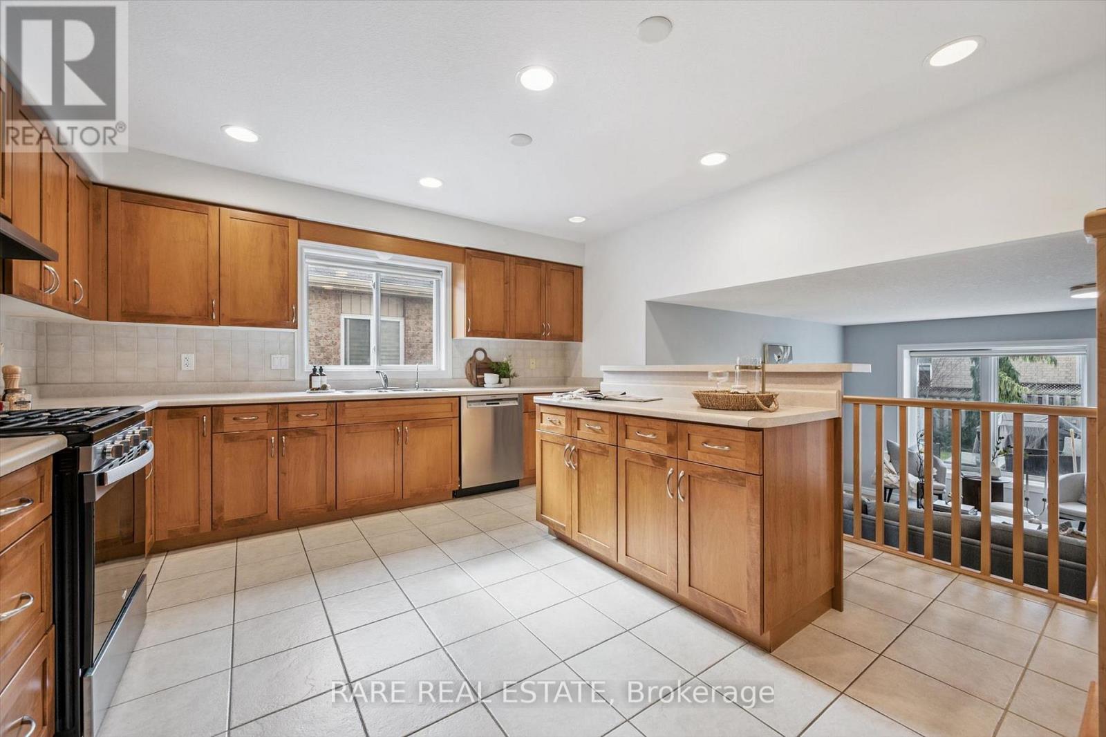 28 Davis Street, Guelph, Ontario N1E 0A1 - Photo 7 - X12992960