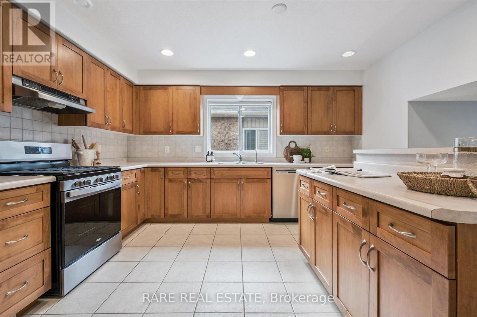 28 Davis Street, Guelph, Ontario N1E 0A1 - Photo 8 - X12992960