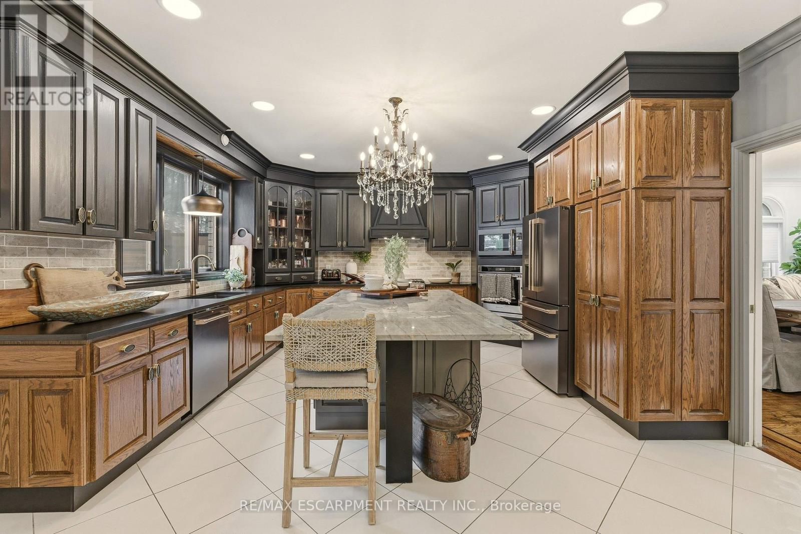 82 Maple Drive, Hamilton, Ontario  L8G 3C2 - Photo 15 - X12992998