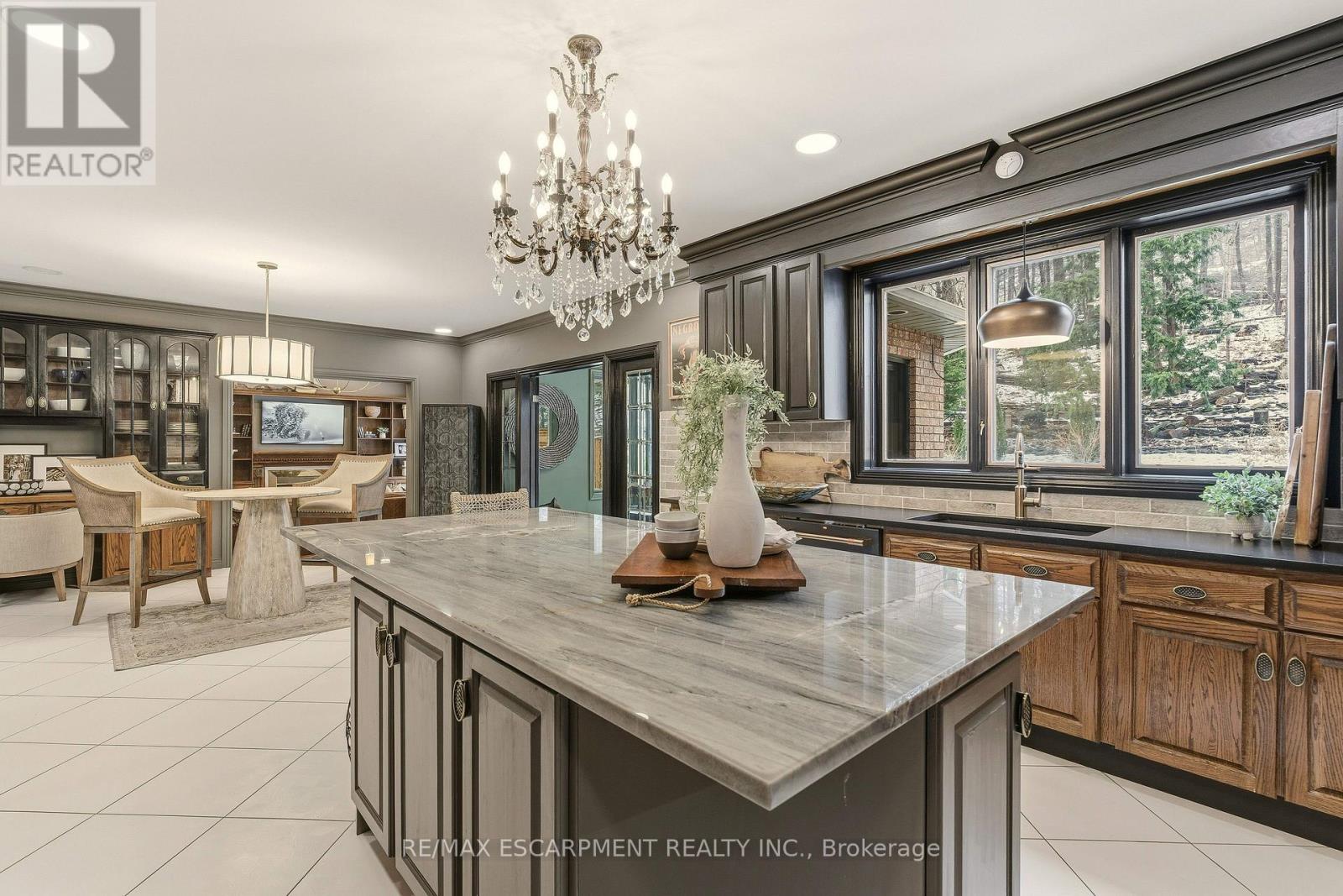 82 Maple Drive, Hamilton, Ontario  L8G 3C2 - Photo 16 - X12992998