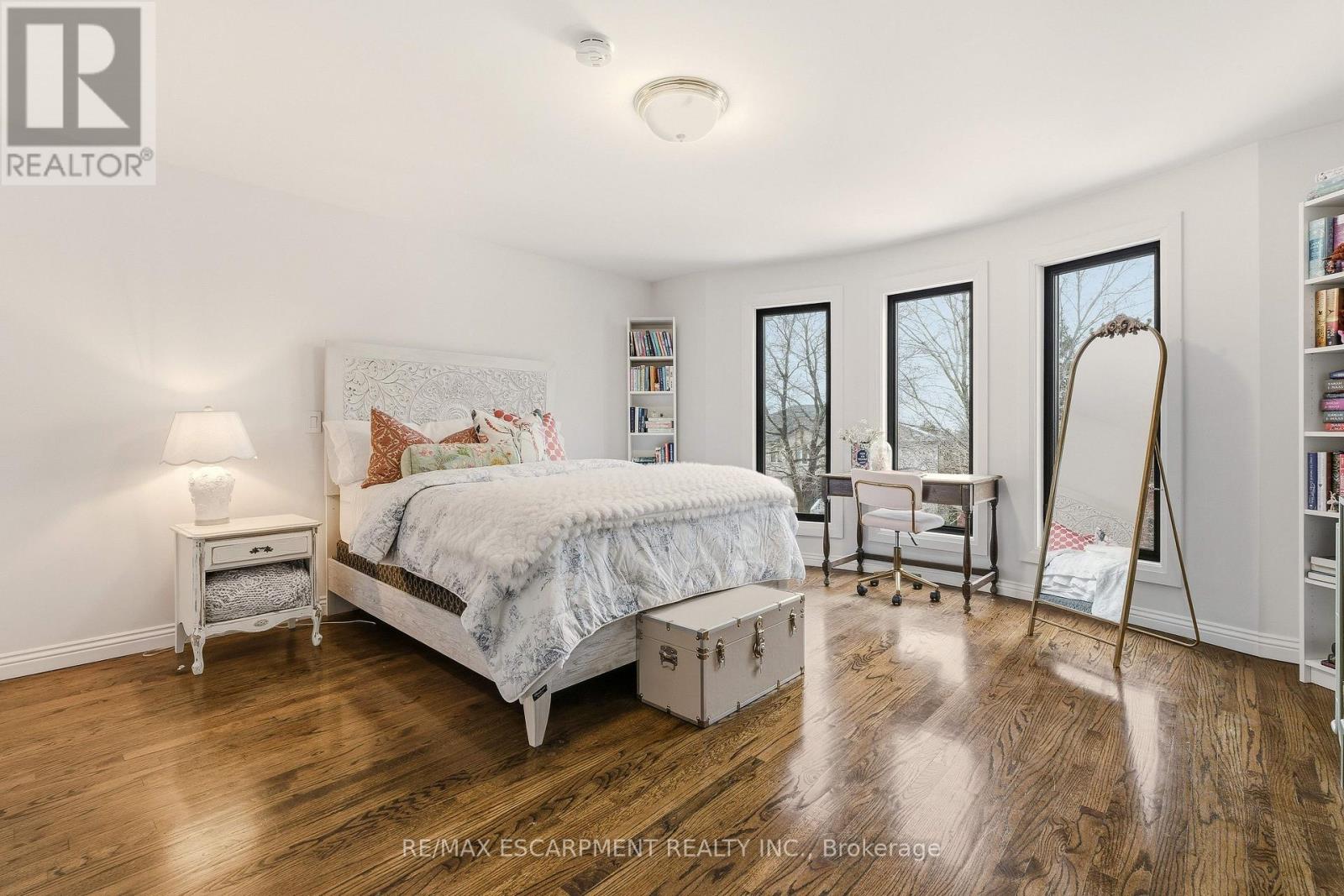 82 Maple Drive, Hamilton, Ontario  L8G 3C2 - Photo 25 - X12992998