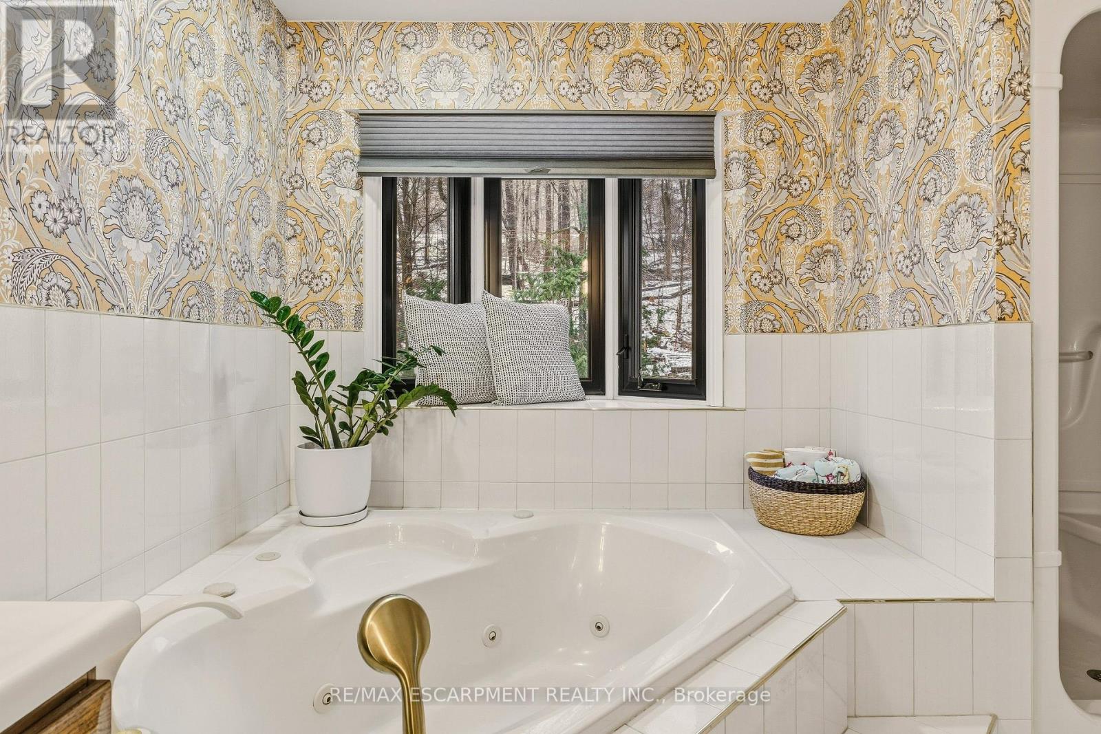 82 Maple Drive, Hamilton, Ontario  L8G 3C2 - Photo 29 - X12992998