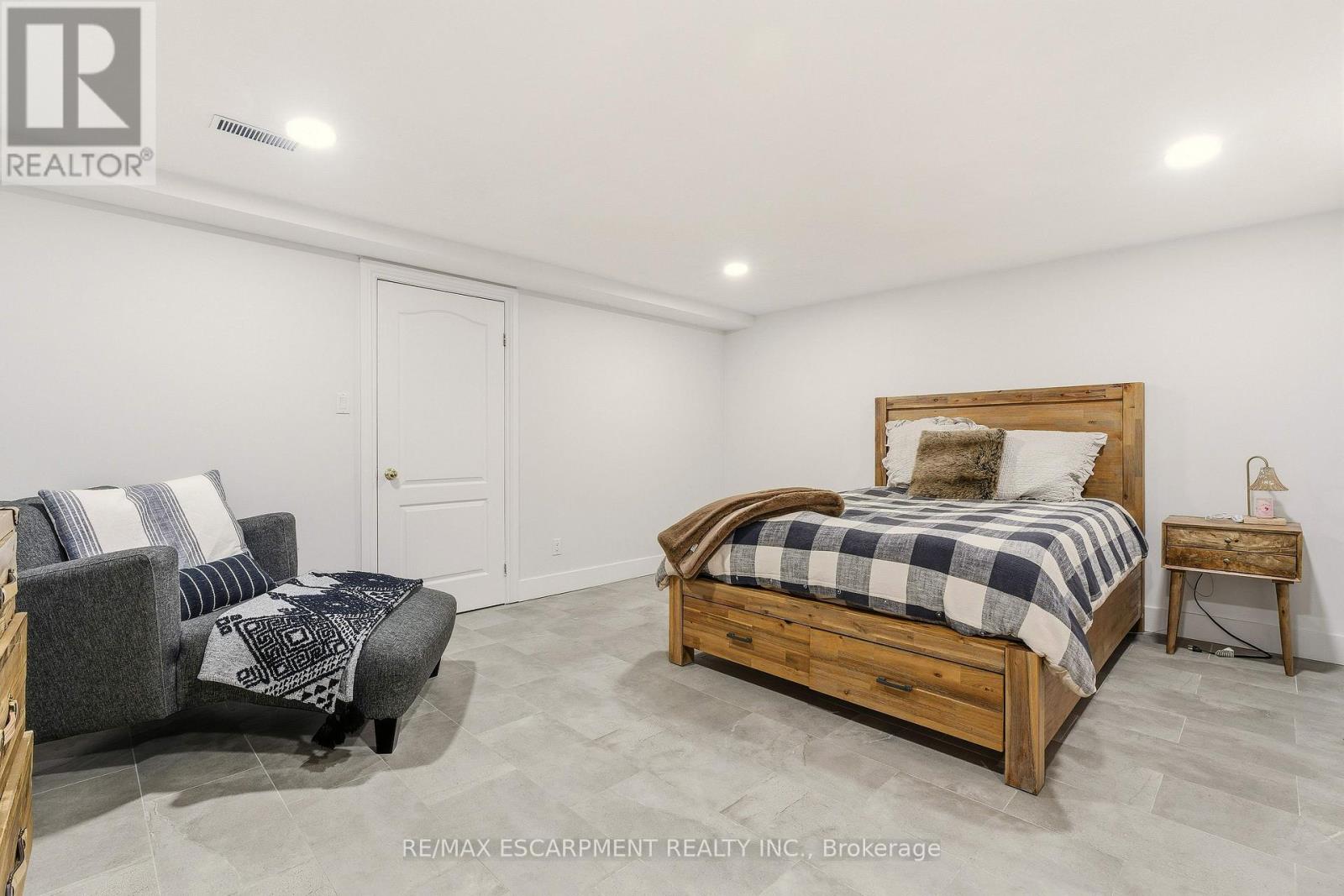 82 Maple Drive, Hamilton, Ontario  L8G 3C2 - Photo 38 - X12992998