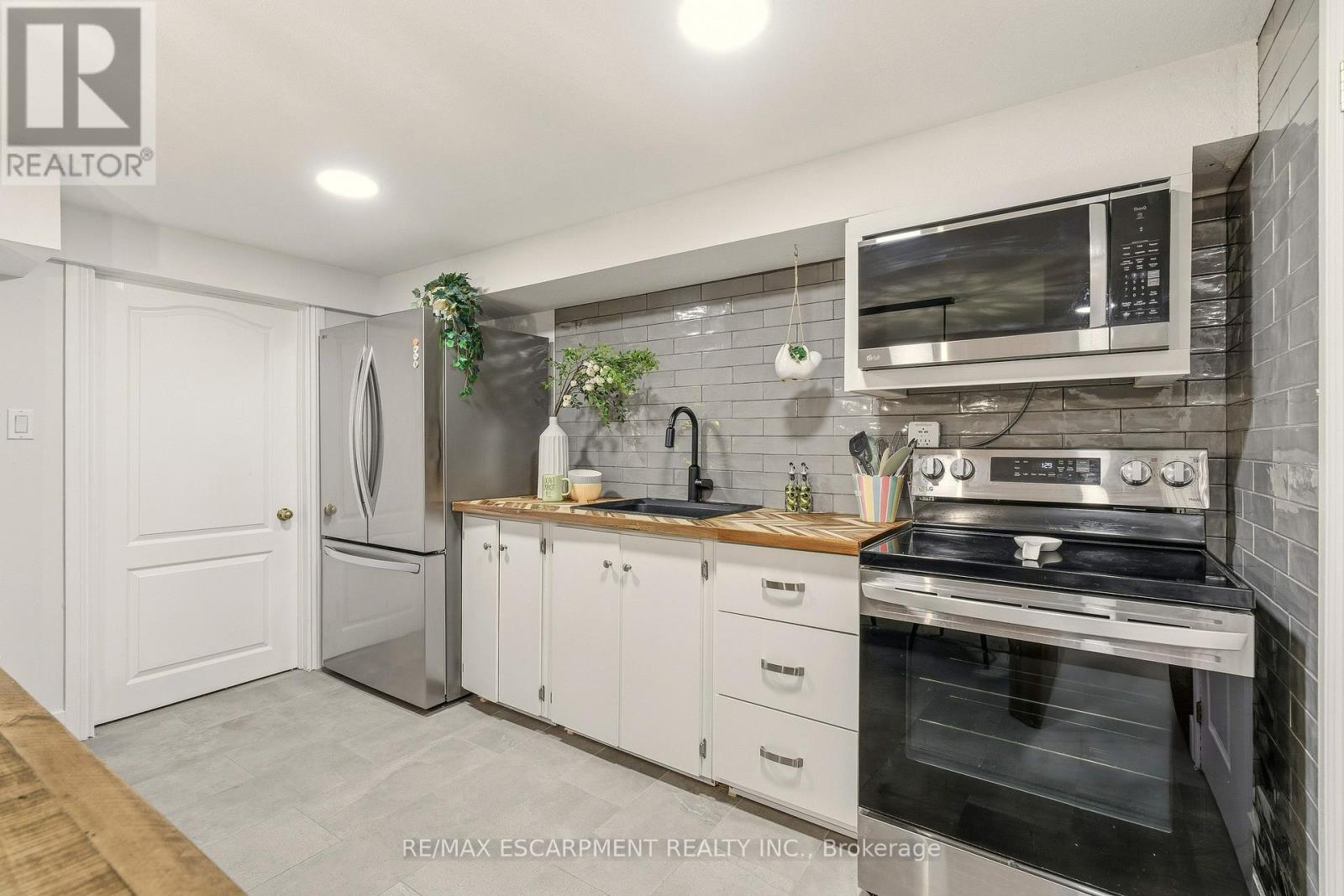 82 Maple Drive, Hamilton, Ontario  L8G 3C2 - Photo 40 - X12992998