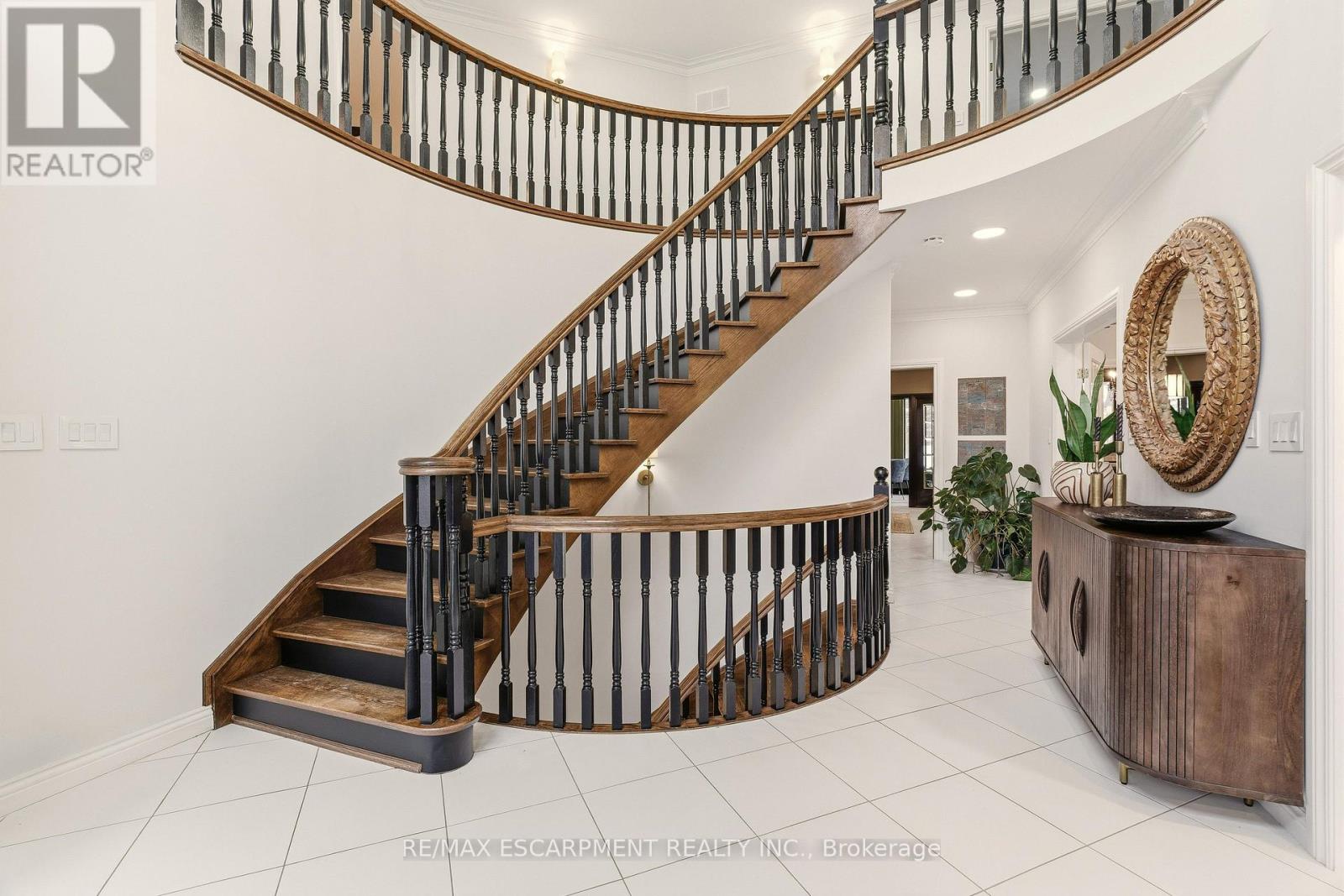 82 Maple Drive, Hamilton, Ontario  L8G 3C2 - Photo 6 - X12992998