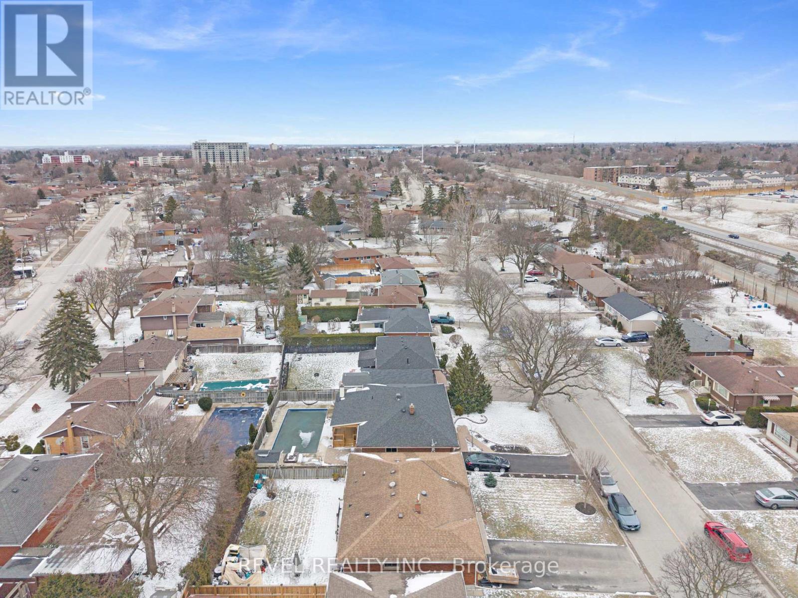 26 Wiltshire Drive, Brantford, Ontario  N3R 5A9 - Photo 43 - X12993006