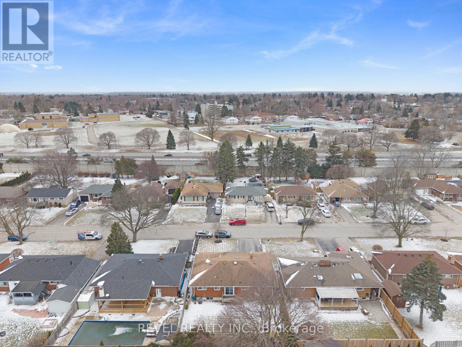 26 Wiltshire Drive, Brantford, Ontario  N3R 5A9 - Photo 44 - X12993006