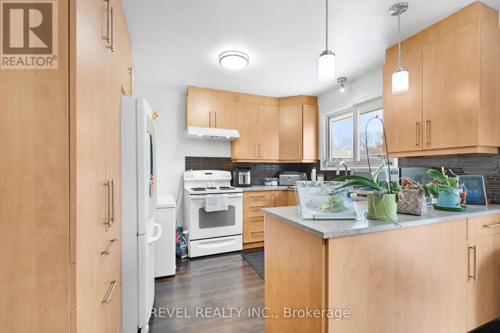 26 Wiltshire Drive, Brantford, Ontario  N3R 5A9 - Photo 8 - X12993006