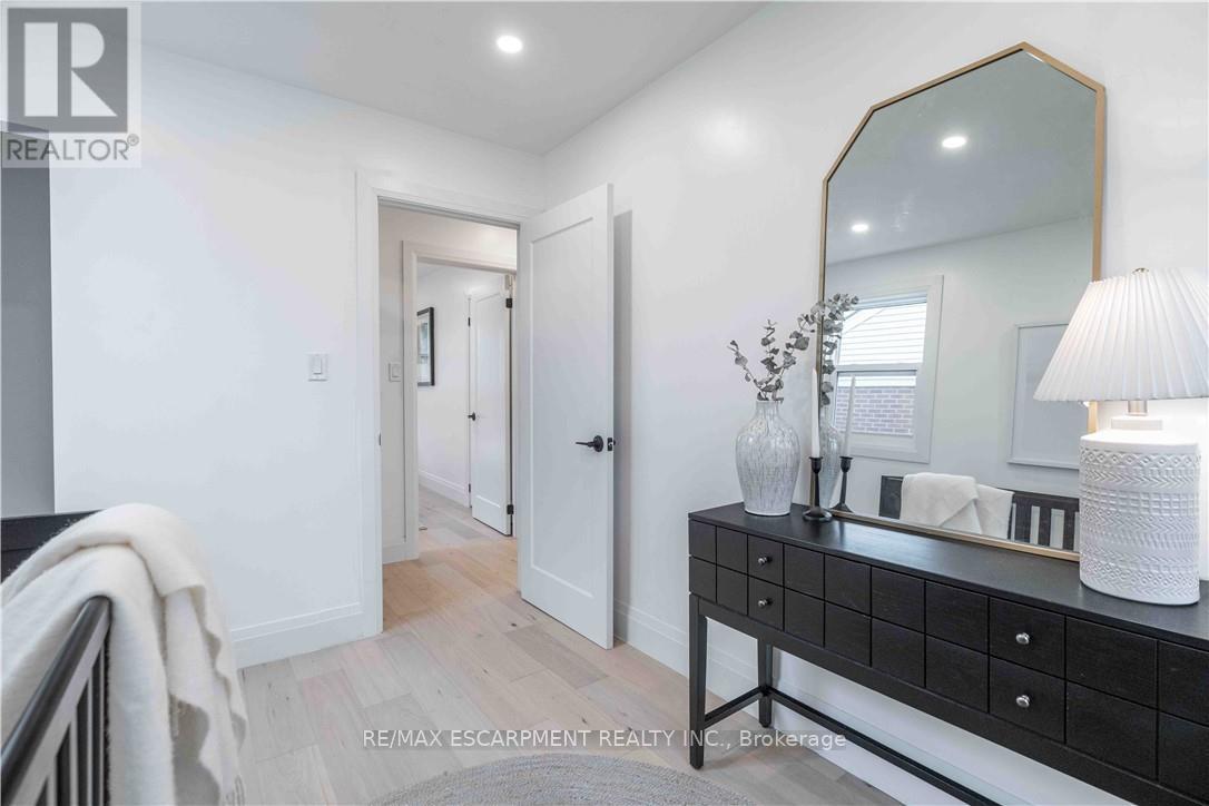 67 Toby Crescent, Hamilton, Ontario  L8T 2N9 - Photo 21 - X12993046