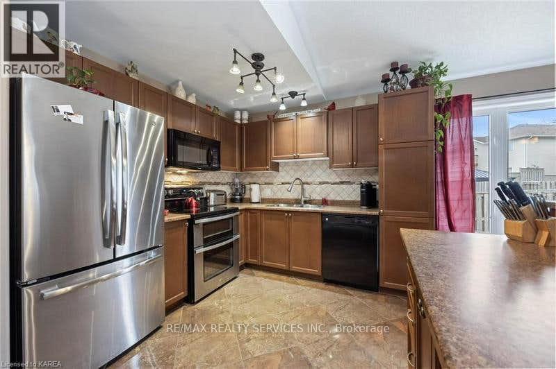 172 Macdougall Drive, Loyalist, Ontario  K7N 0A2 - Photo 11 - X12993052