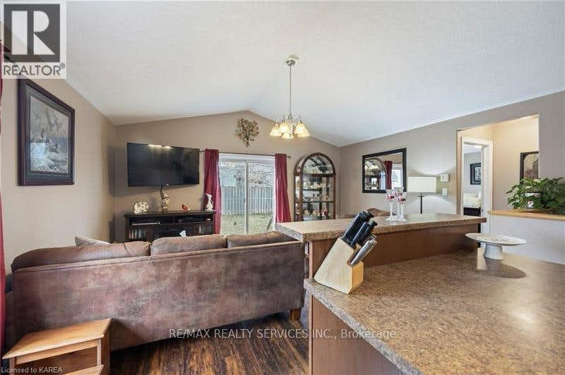 172 Macdougall Drive, Loyalist, Ontario  K7N 0A2 - Photo 13 - X12993052