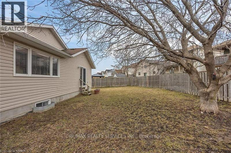 172 Macdougall Drive, Loyalist, Ontario  K7N 0A2 - Photo 34 - X12993052