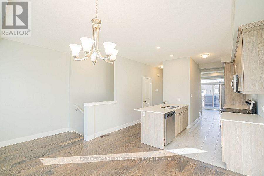 172 - 177 Edgevalley Road, London East, Ontario  N5V 0C5 - Photo 11 - X12993100