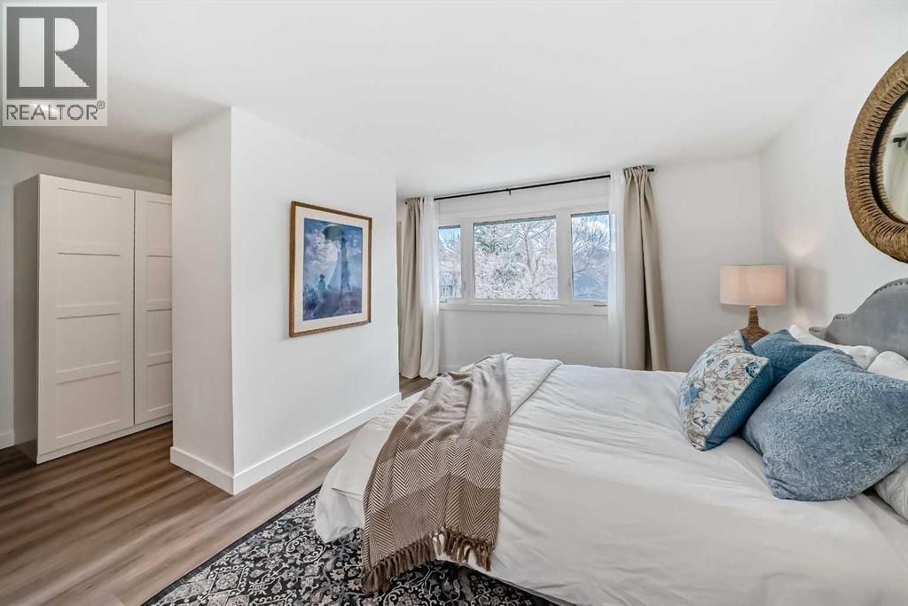 60 Point Drive NW, Calgary, Alberta T3B 5B3 - Photo 32 - A2300197