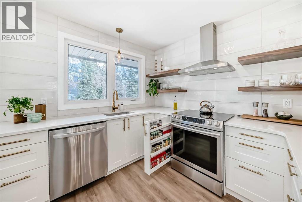 60 Point Drive NW, Calgary, Alberta T3B 5B3 - Photo 15 - A2300197