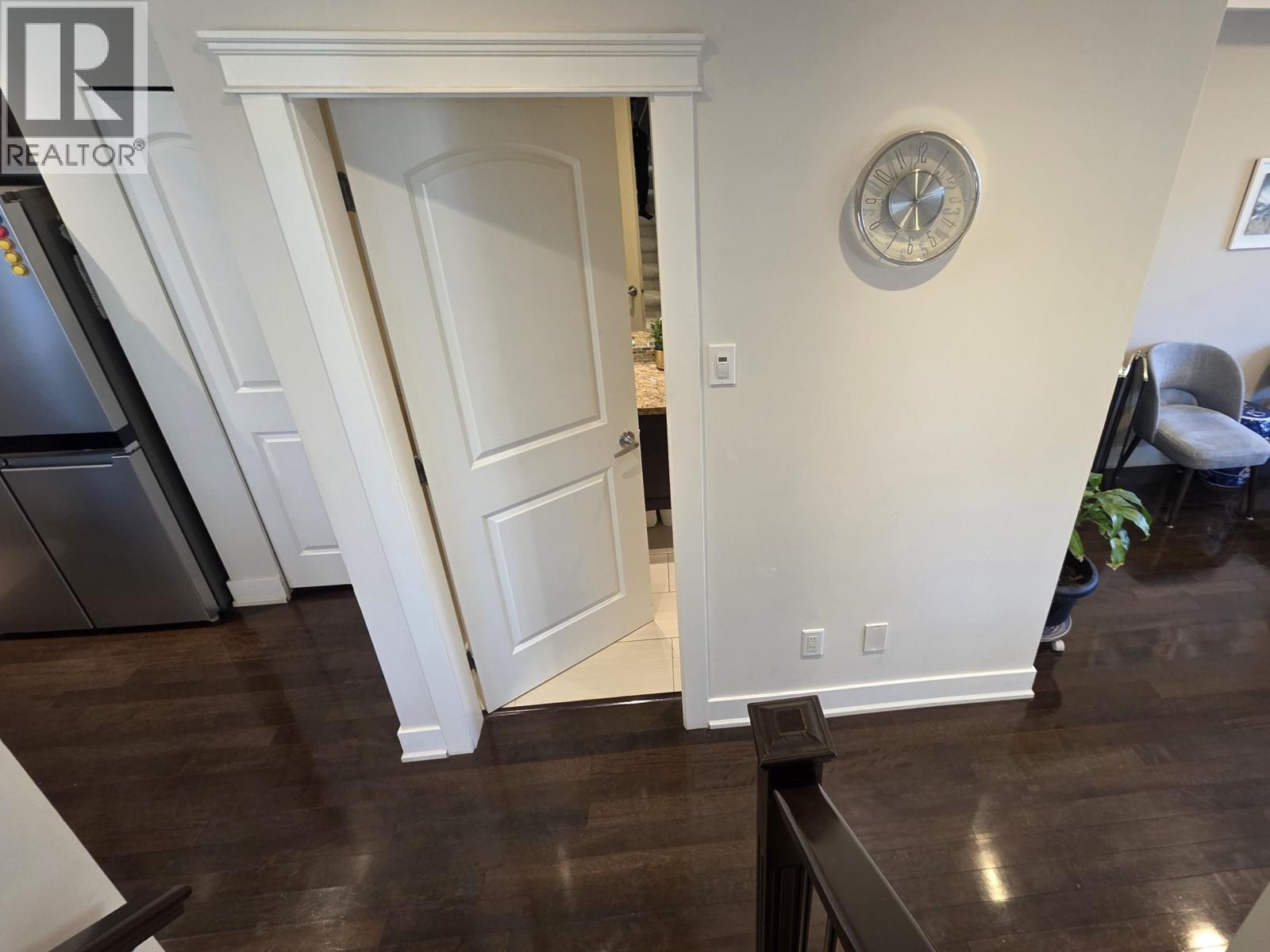 665 W 15th Street, North Vancouver, British Columbia  V7M 1T1 - Photo 18 - R3068716