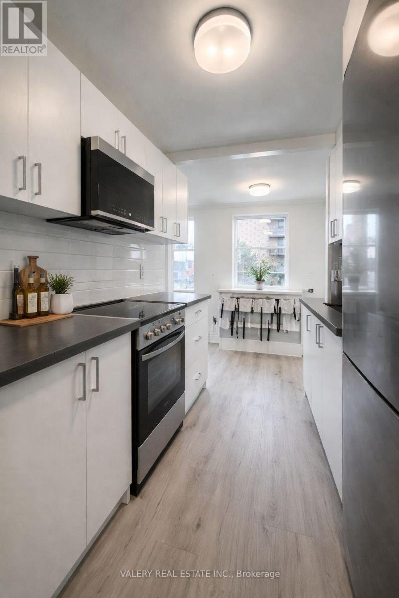 109 - 111 Cosburn Avenue, Toronto, Ontario  M4J 2L1 - Photo 2 - E12893062