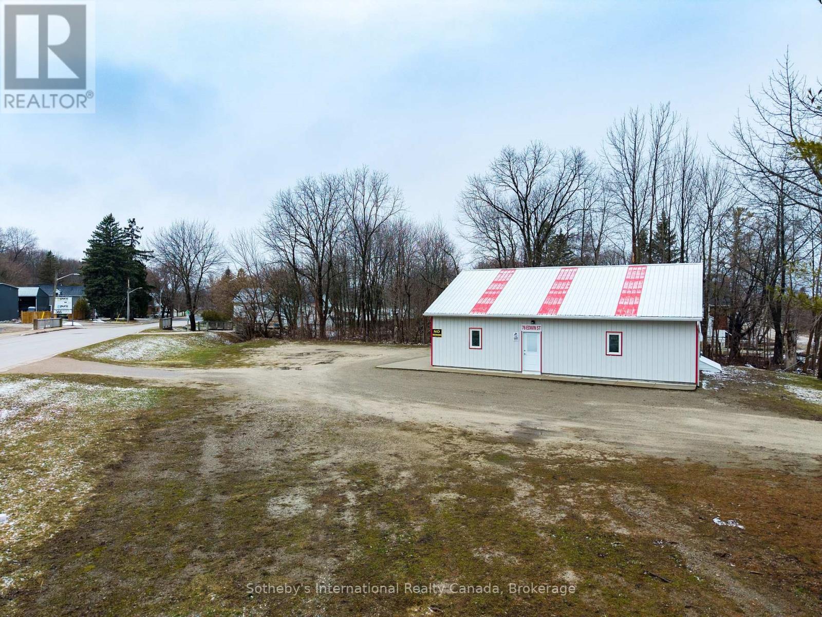 Secondary picture of 76 EDWIN STREET E