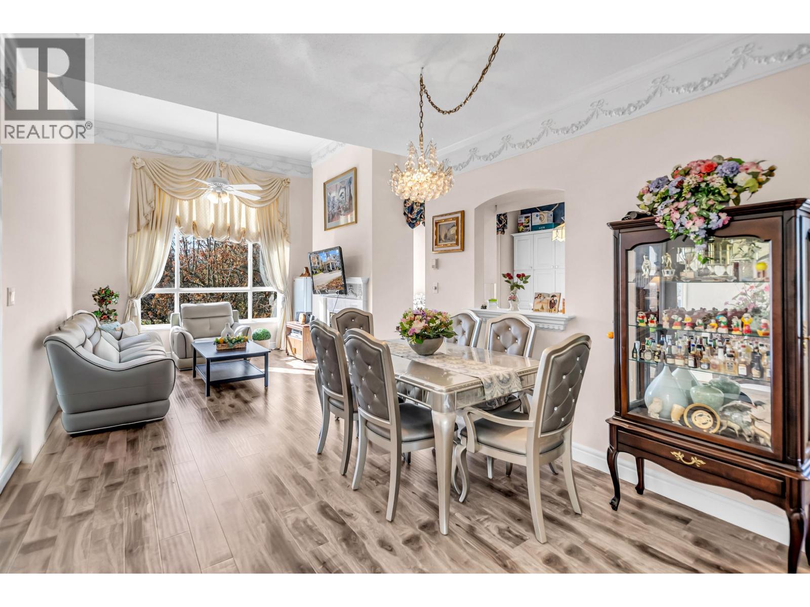 409 3098 Guildford Way, Coquitlam, British Columbia  V3B 7W8 - Photo 4 - R3110638