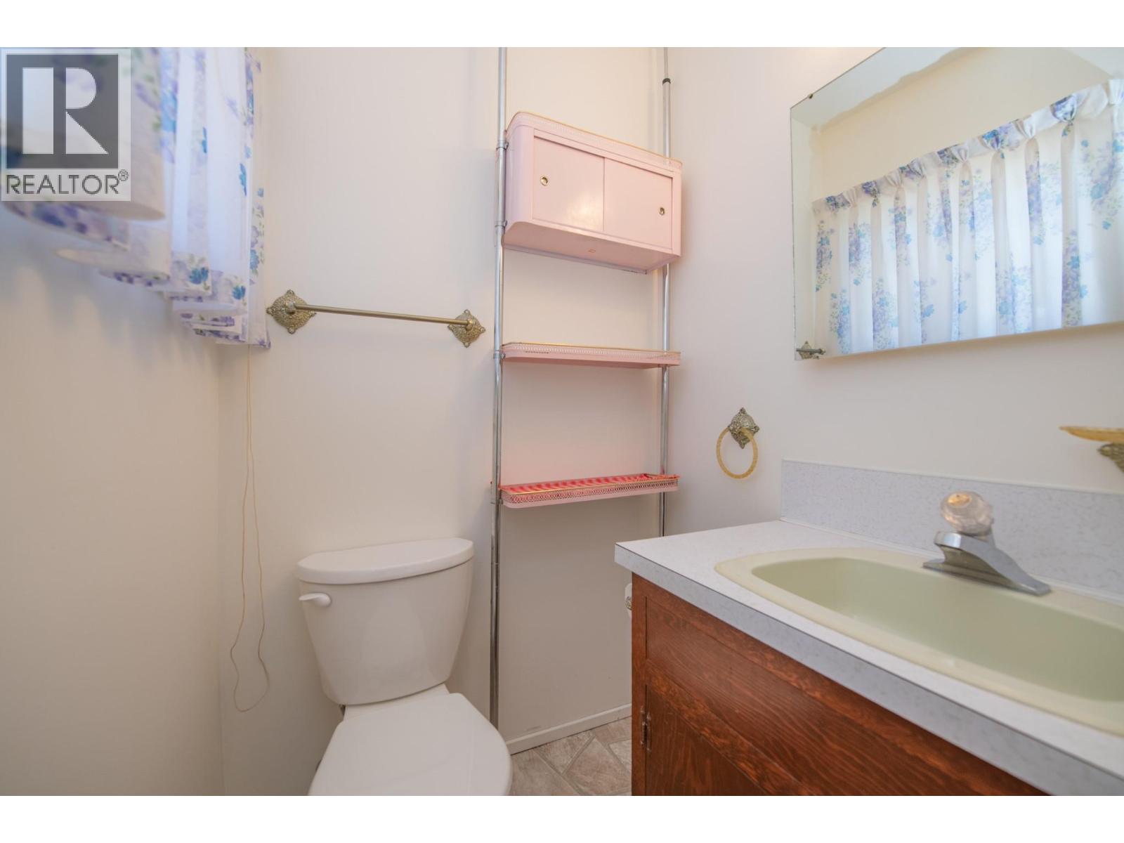 5847 Flemish Place, Vernon, British Columbia  V1H 1B2 - Photo 29 - 10383197