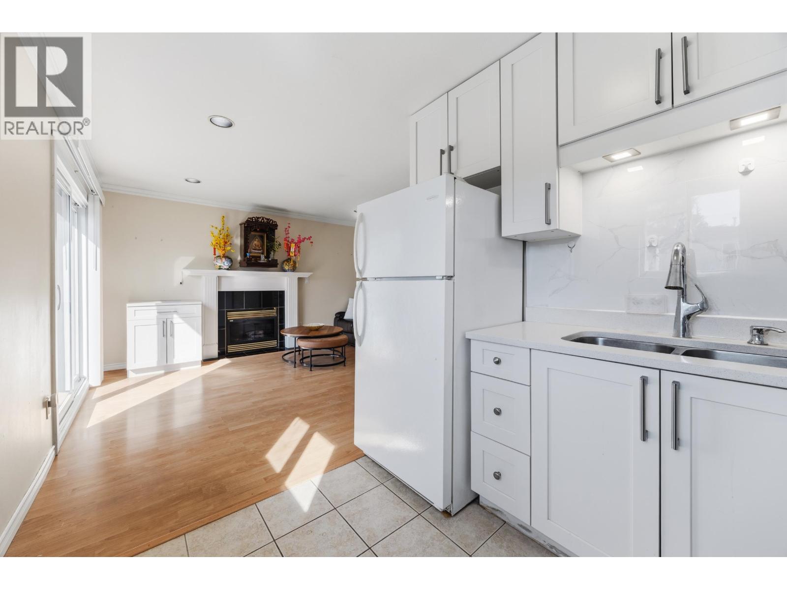 6058 Woodsworth Street, Burnaby, British Columbia  V5G 1S8 - Photo 8 - R3110669