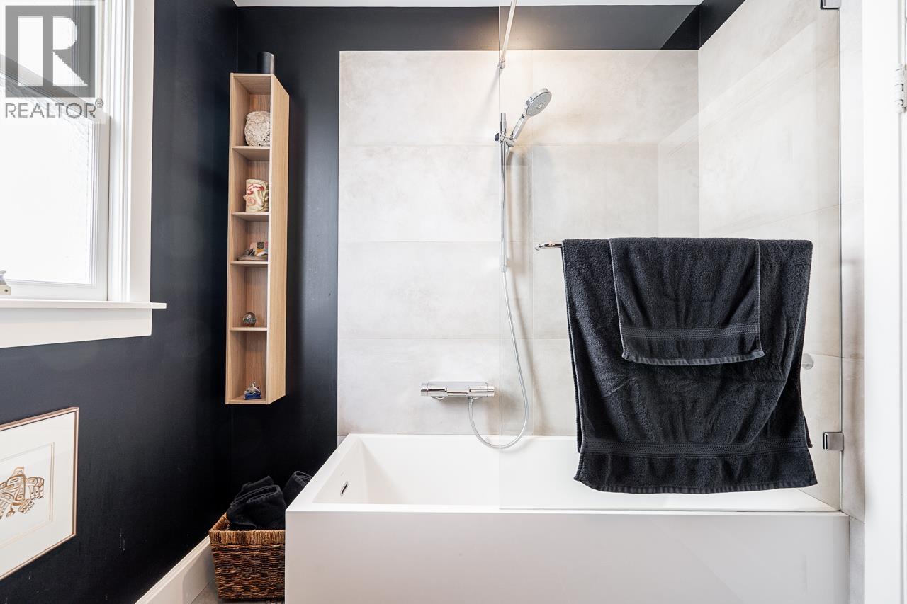 457 E 11th Street, North Vancouver, British Columbia  V7L 2H3 - Photo 16 - R3110636