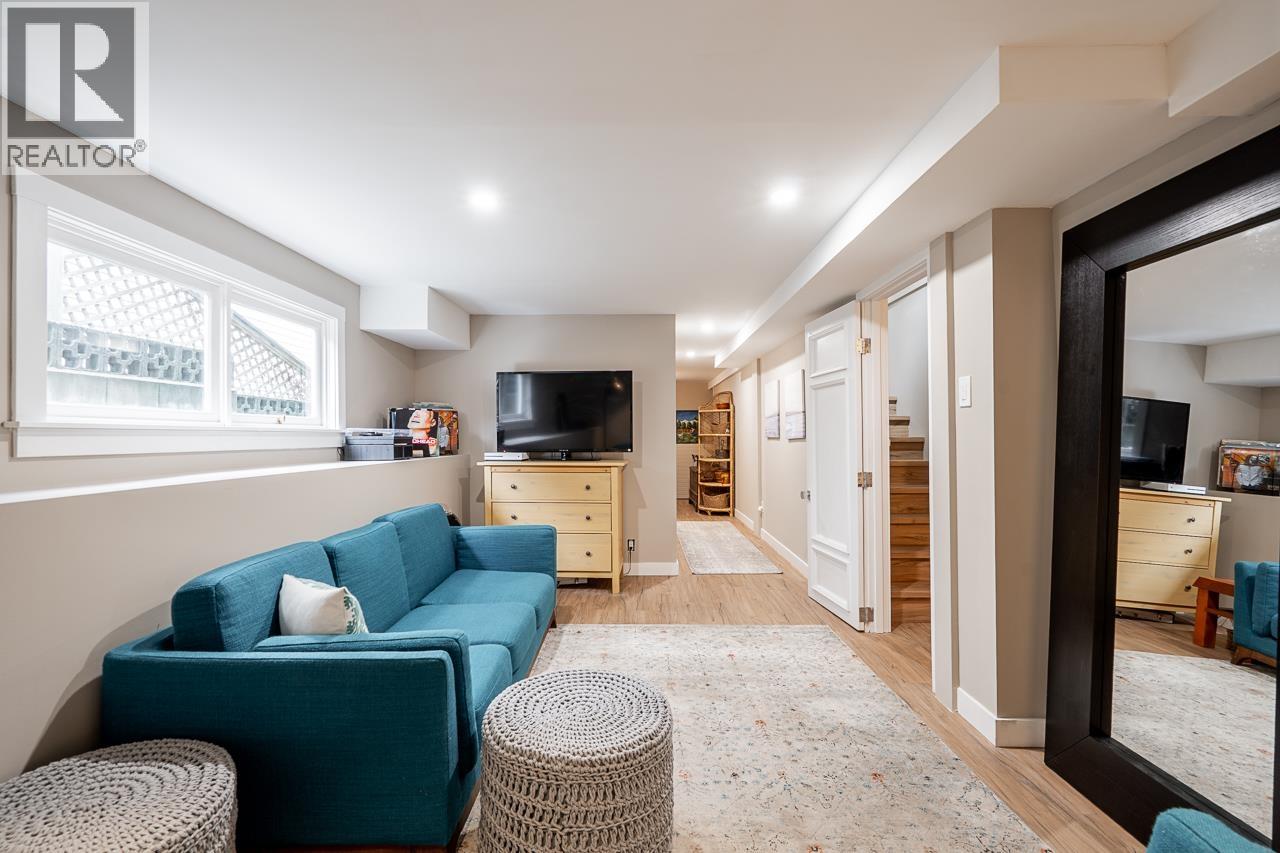 457 E 11th Street, North Vancouver, British Columbia  V7L 2H3 - Photo 25 - R3110636